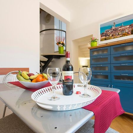 Apartamento Astonish Cathedral View Siena Exterior foto